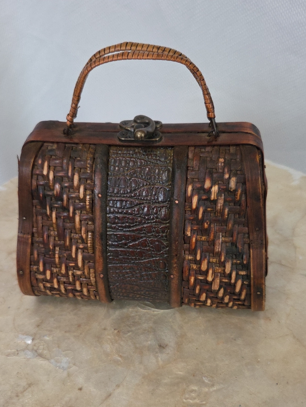 VTG Woven Bamboo Handbag Purse in Brown